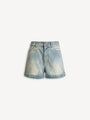 Jeansshorts mit Ziernähten