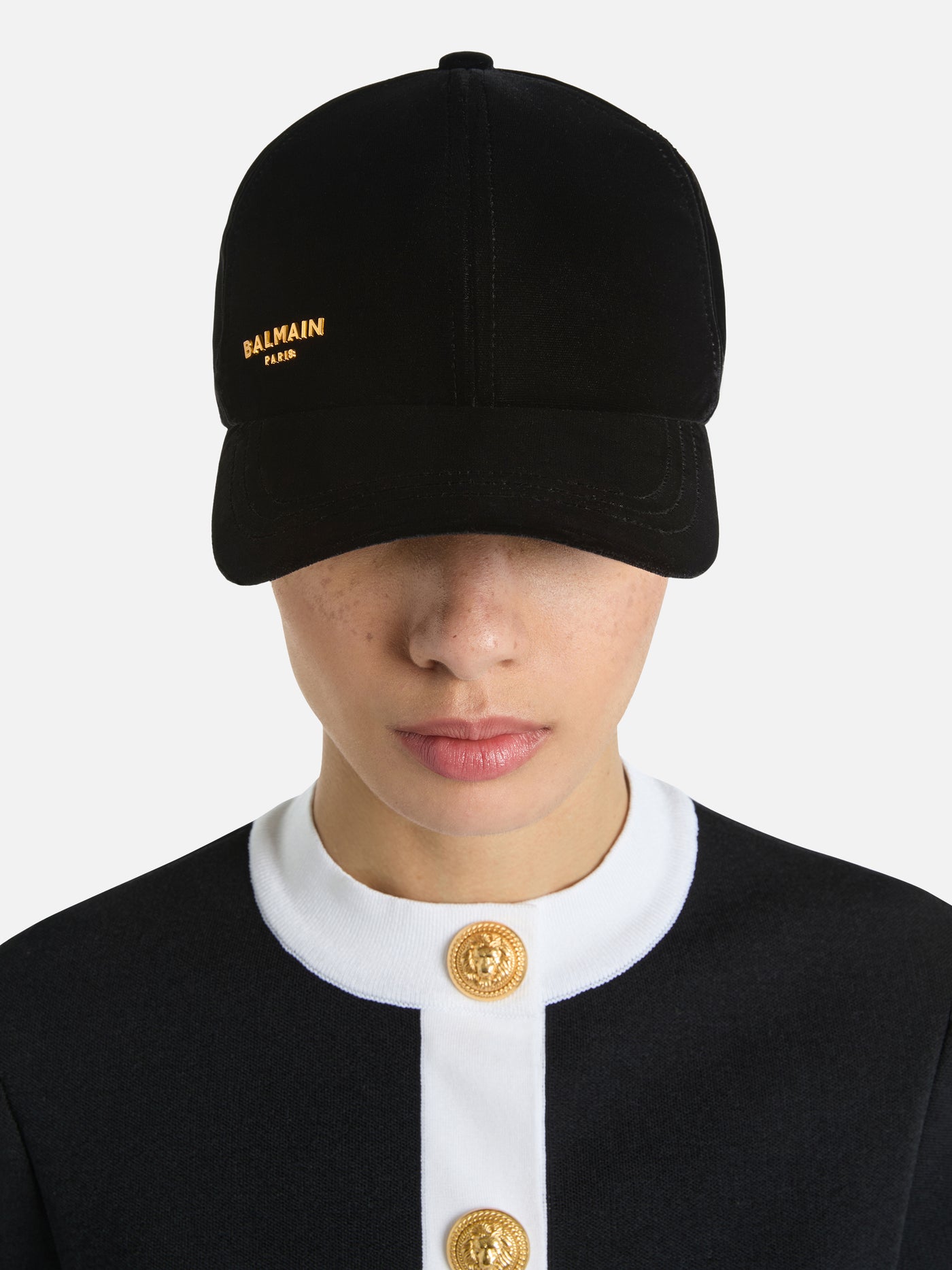 Gorra Balmain Paris de terciopelo
