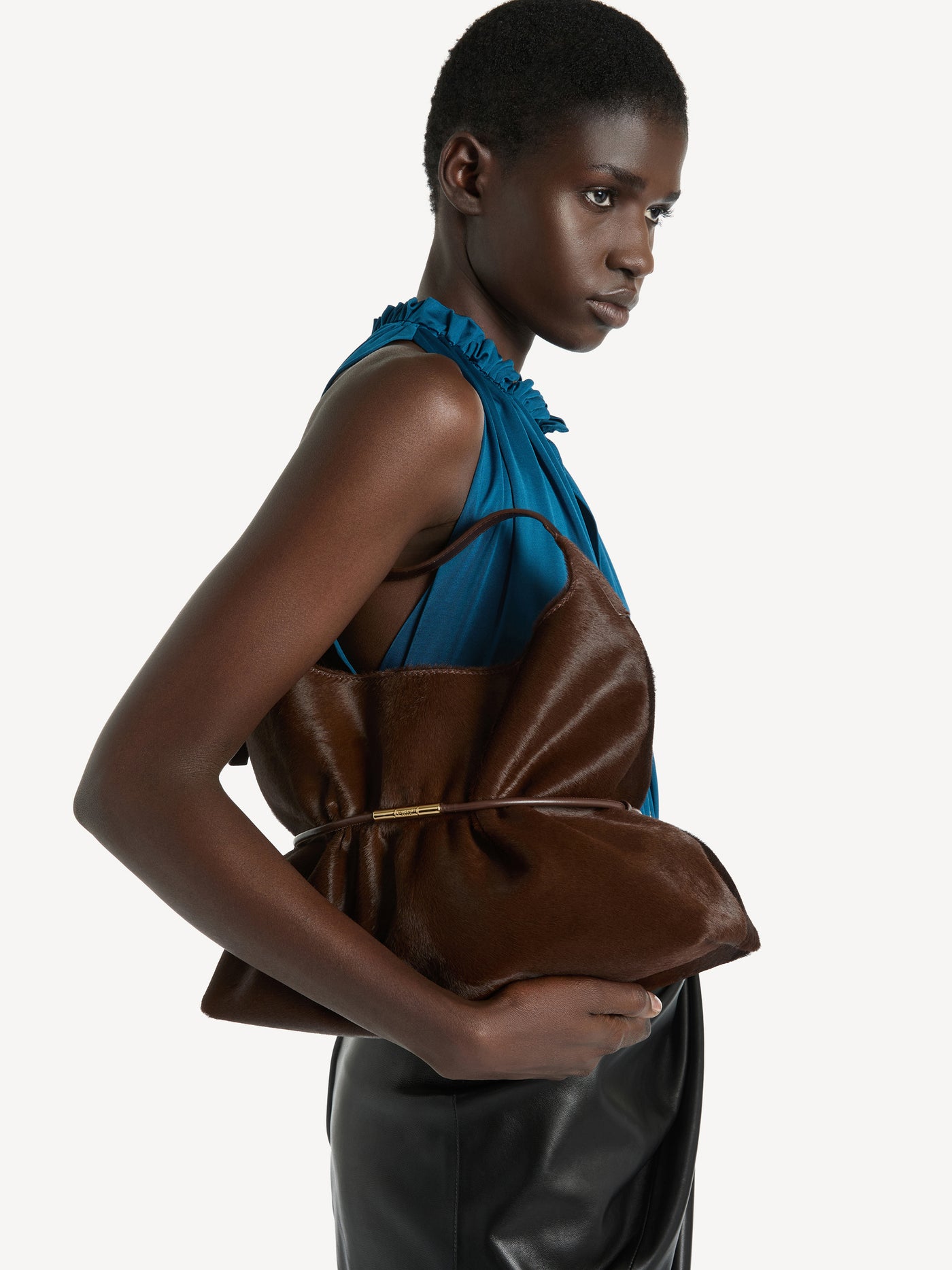 Mittelgroße Tasche SPHYNX aus flauschigem Leder