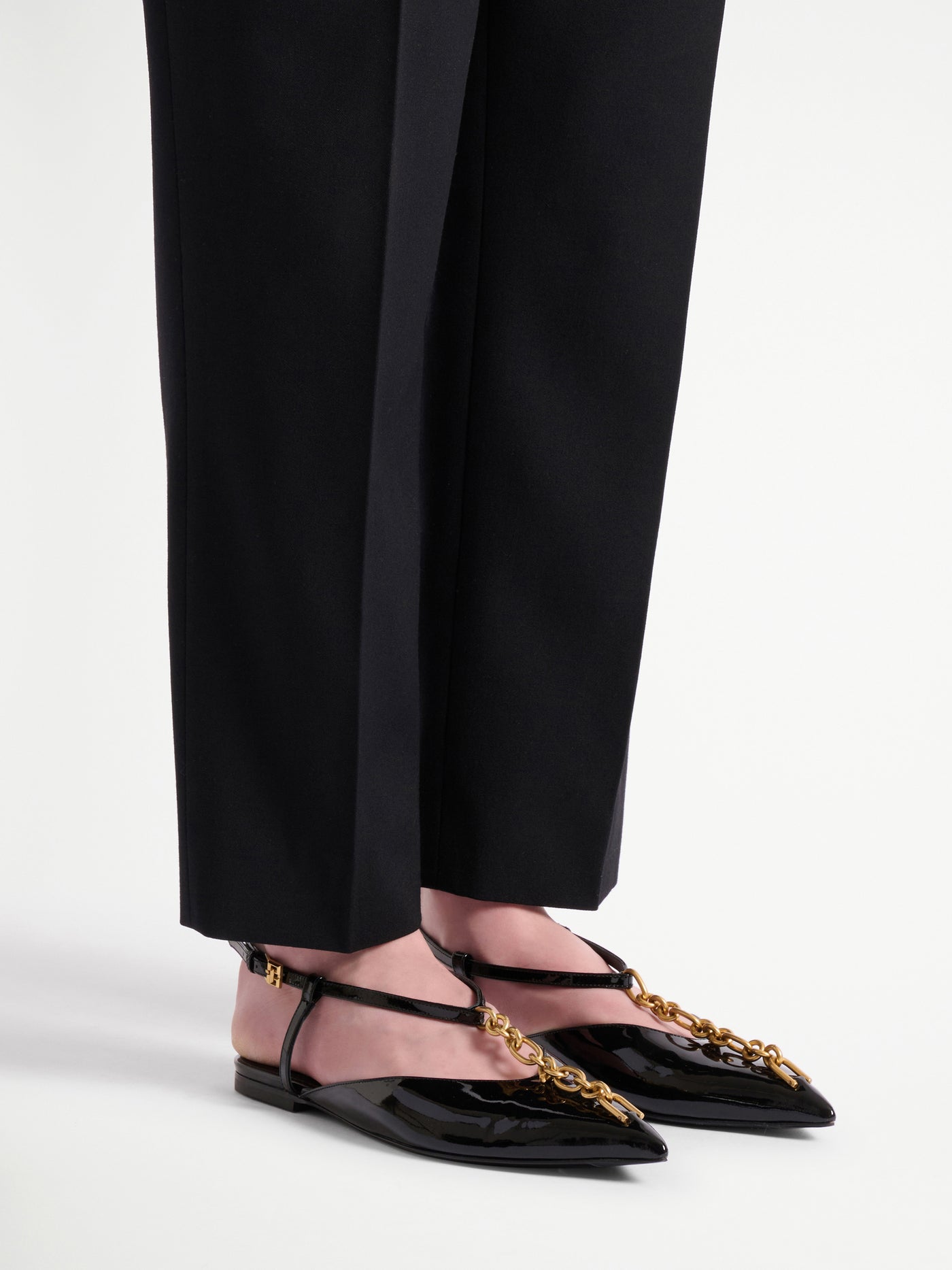 Sandales Sync plates en cuir verni avec chaîne