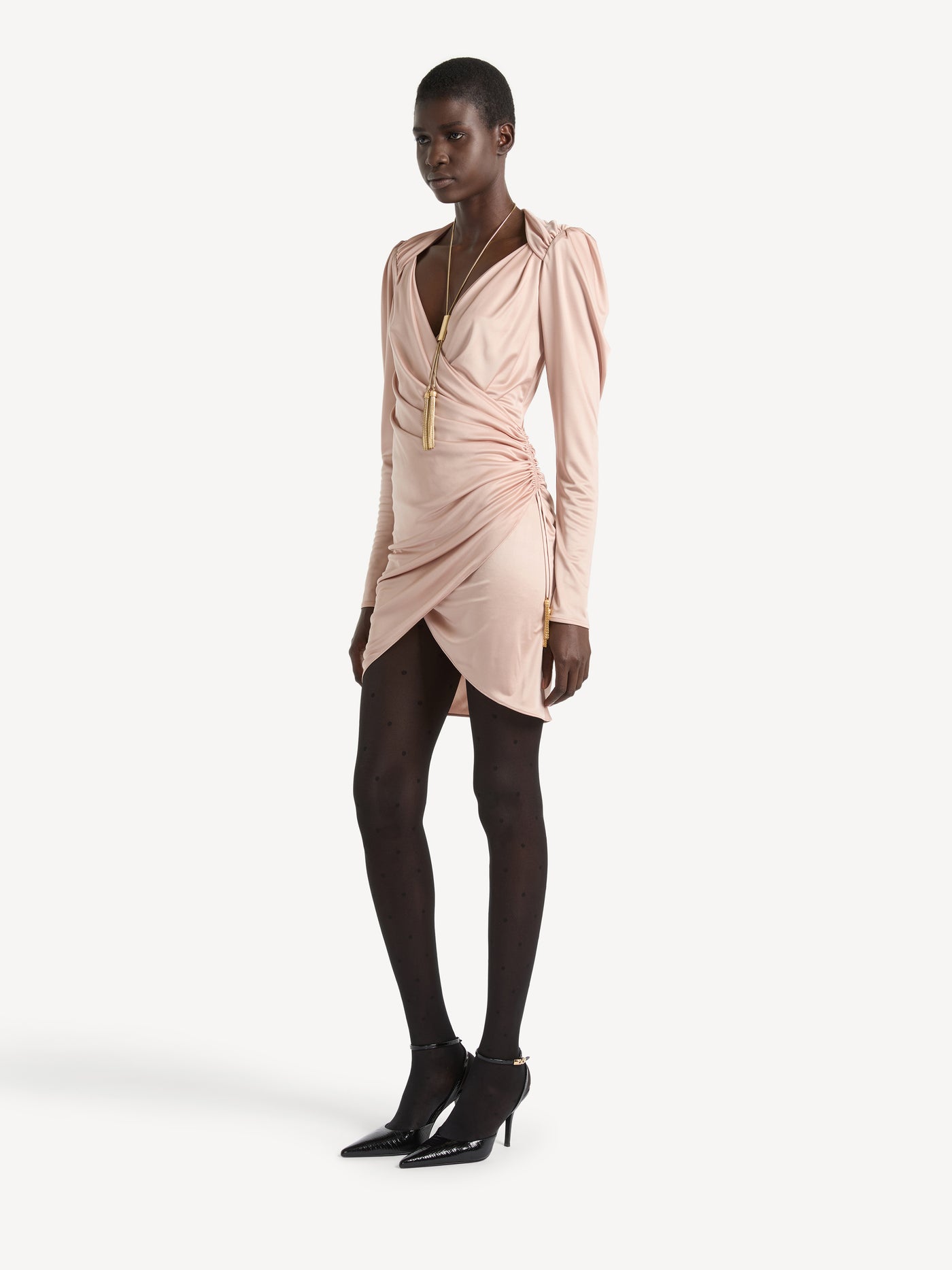 Vestido drapeado de punto fluido