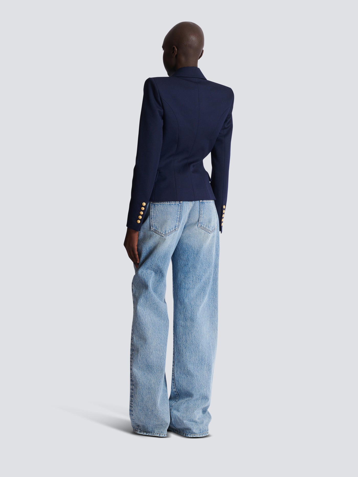 Fitted wool 6-buttons jacket