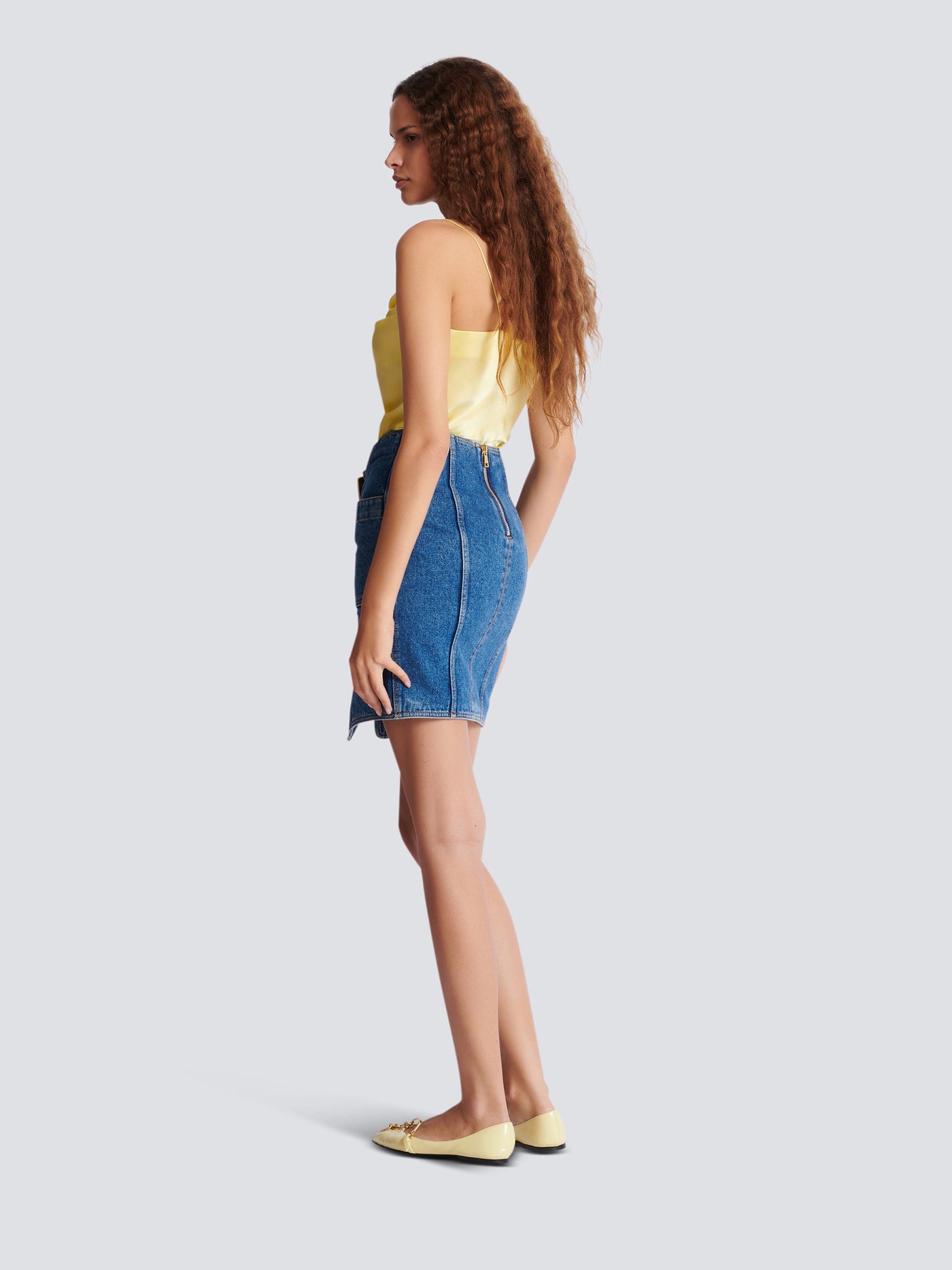 Jupe courte en denim avec ceinture