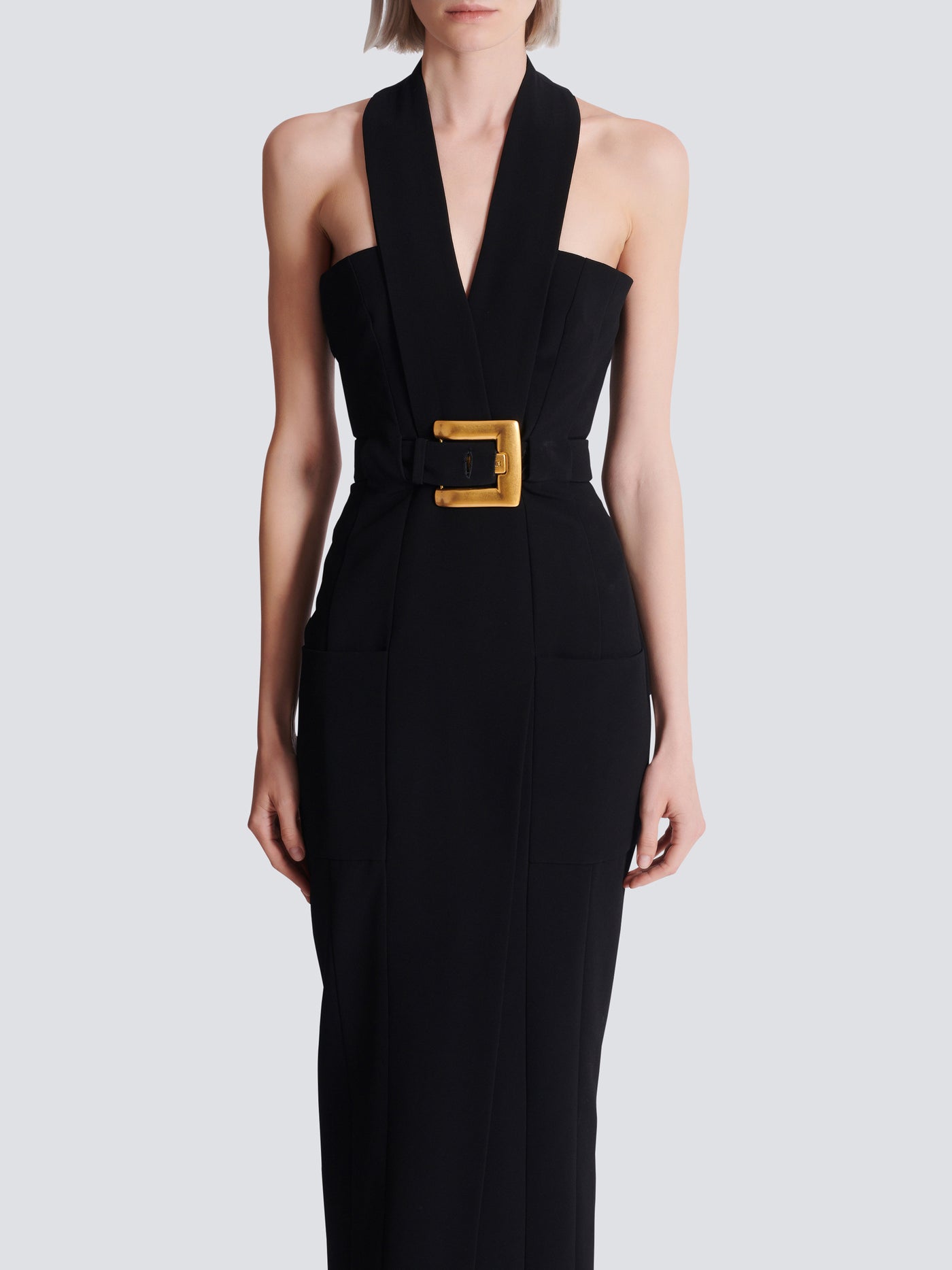 Robe longue ceinturée en crêpe