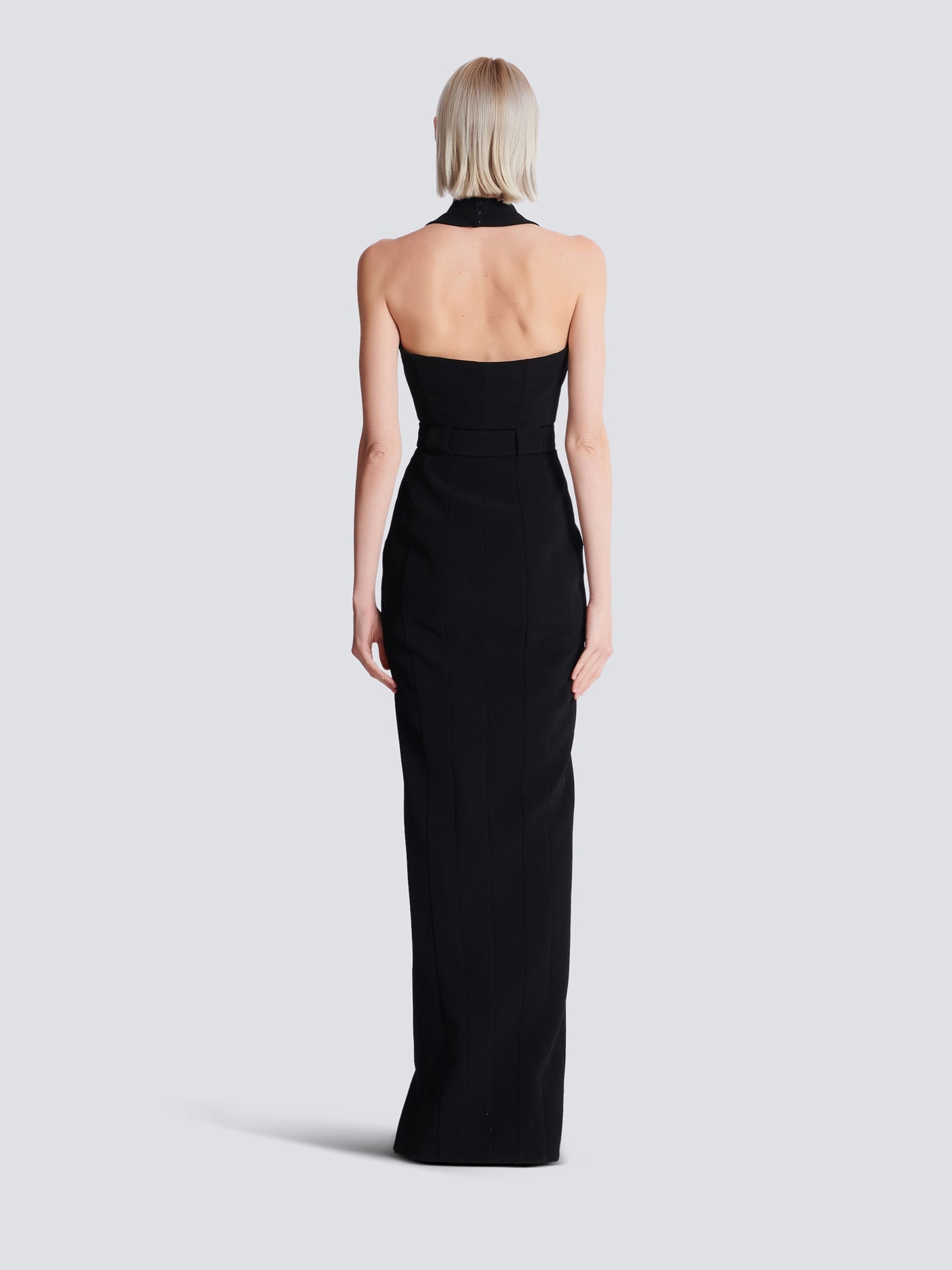 Robe longue ceinturée en crêpe