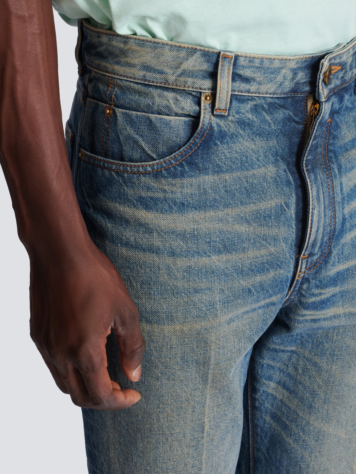 Pantalon droit jambe ajustée en denim vintage