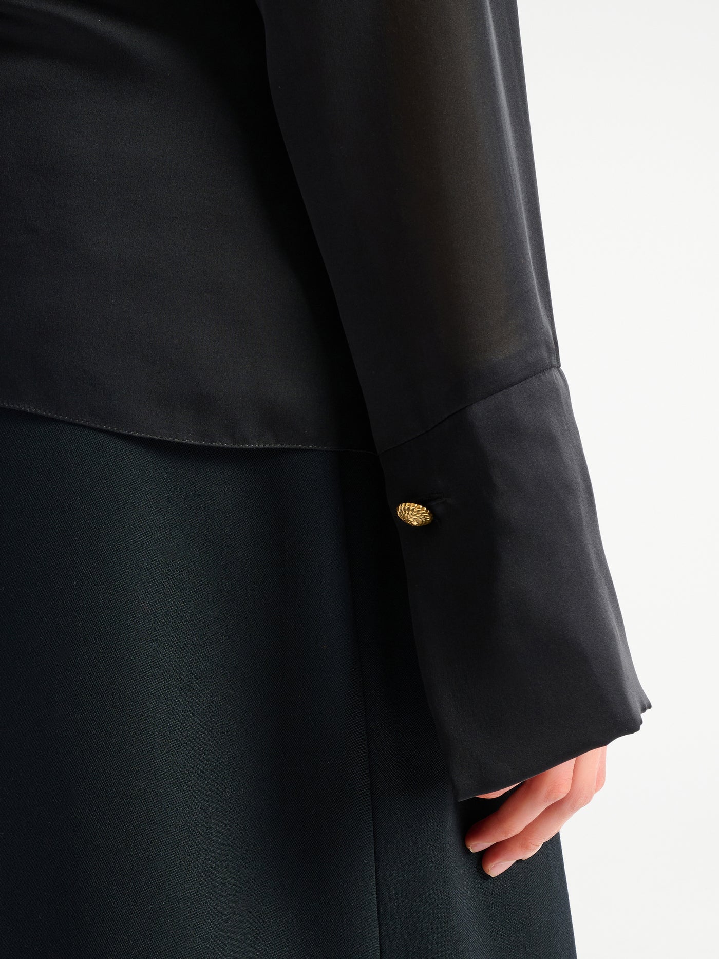 Chemise en soie à col noué