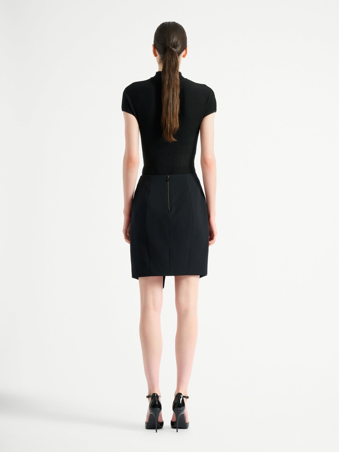 Belted grain de poudre skirt
