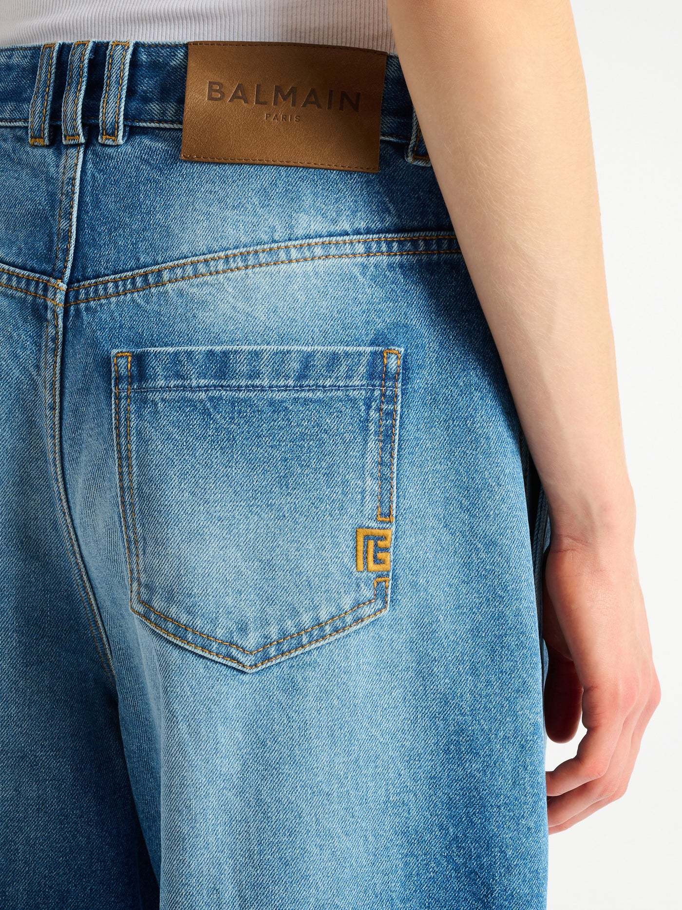 Jeans barrel in denim
