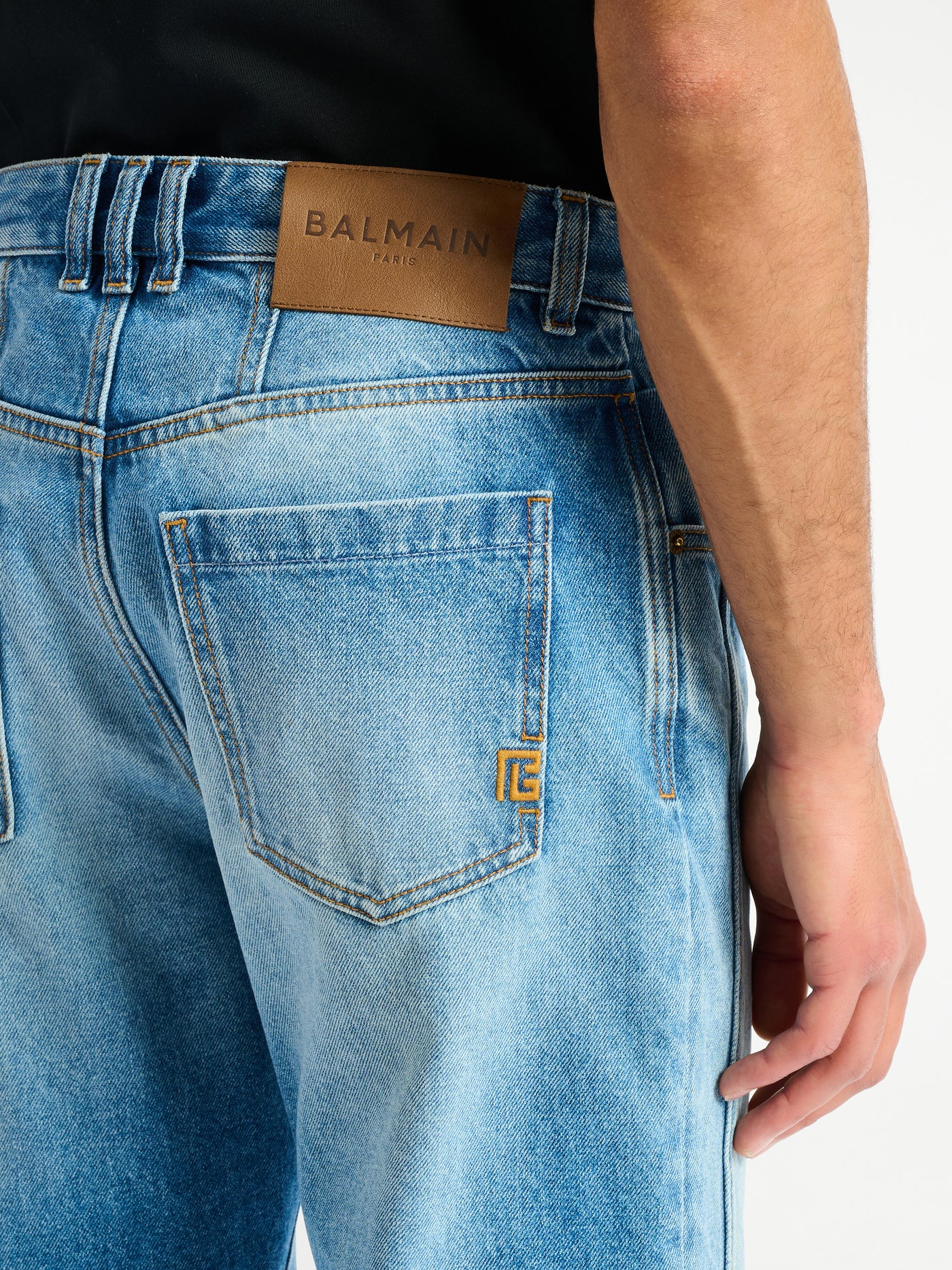 Jean droit en denim délavé Blue