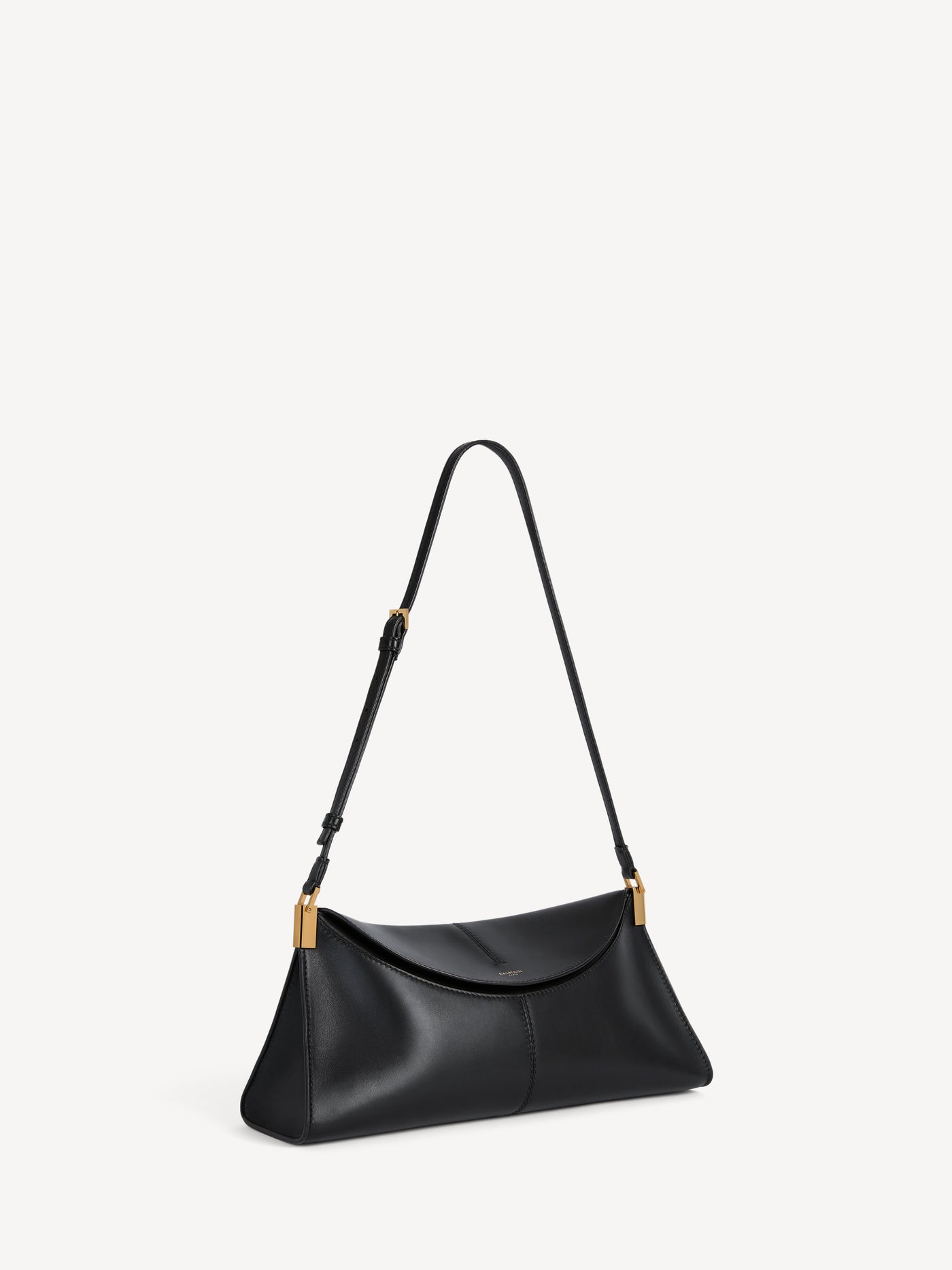 Mittelgroße Tasche 64-83 aus Glattleder