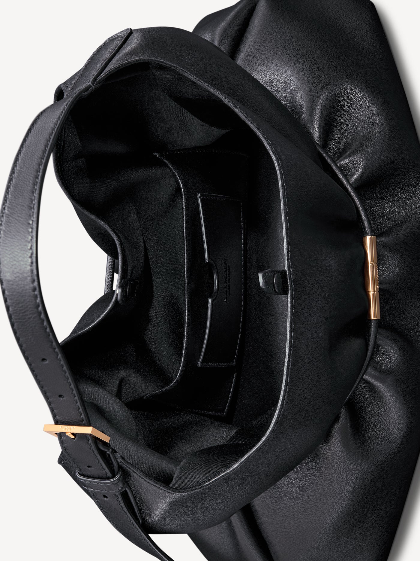 Mittelgroße Tasche SPHYNX aus Glattleder
