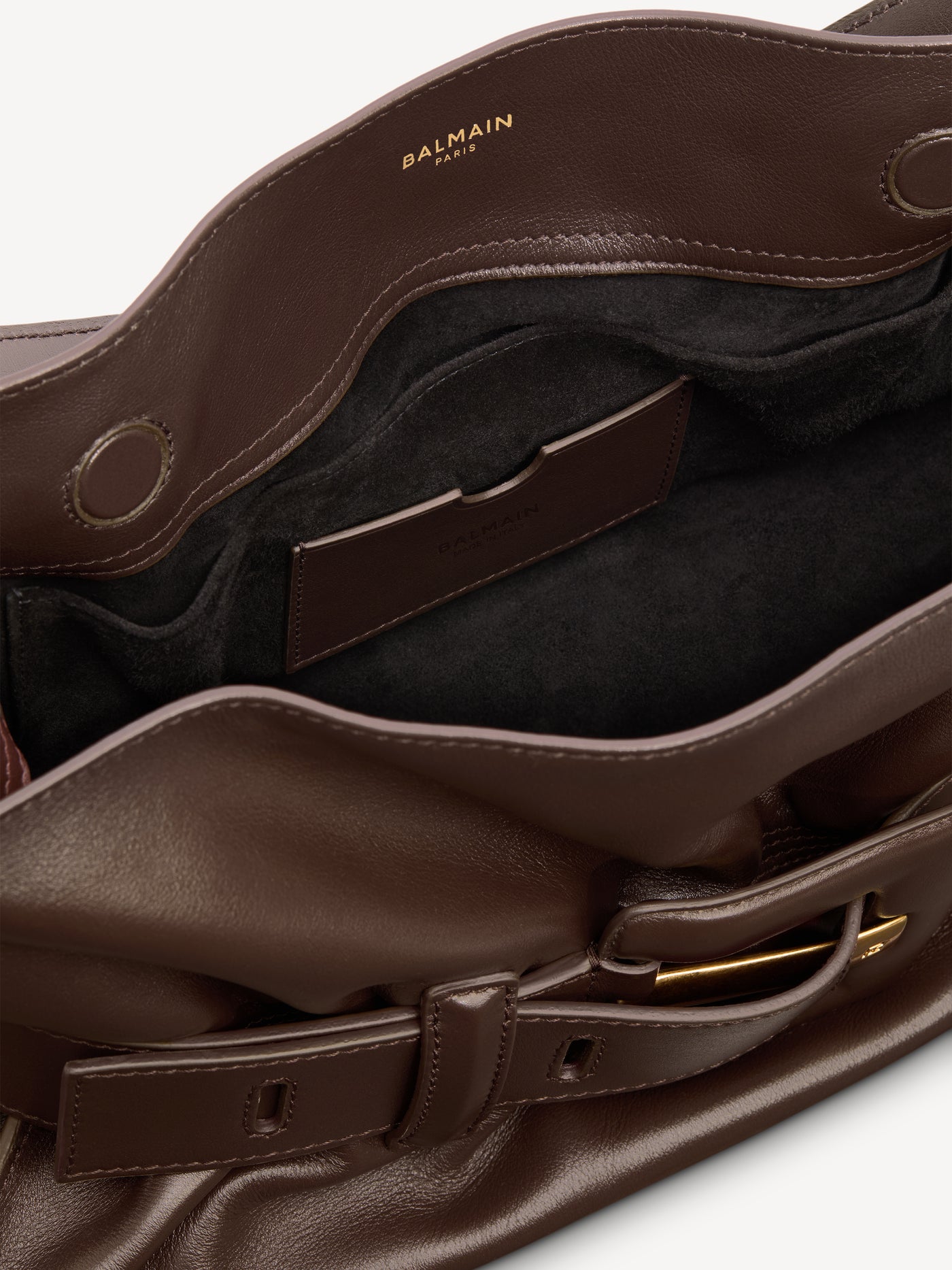 Mittelgroße Tasche ANTHEM aus Glattleder