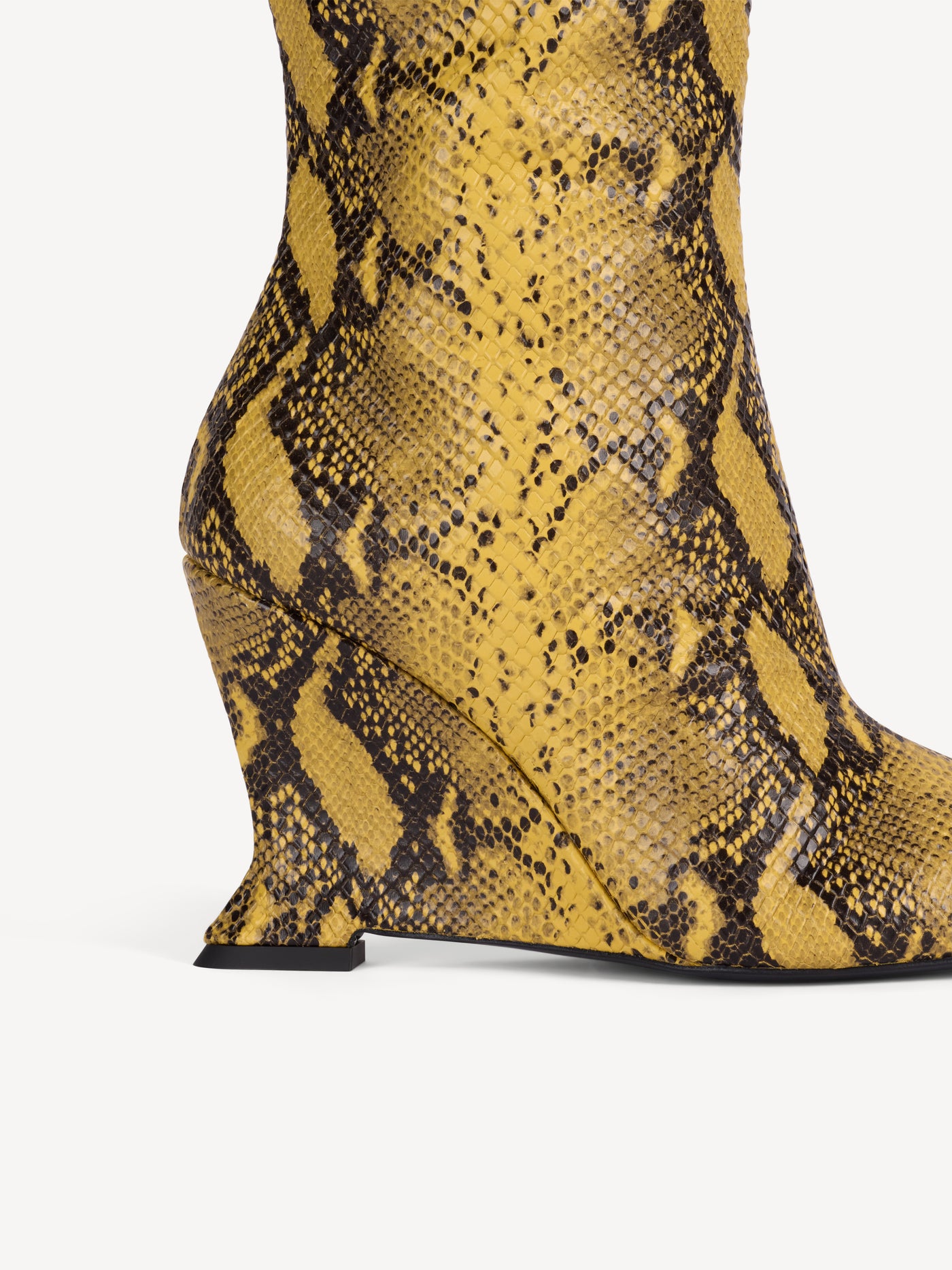 Stiefel Wedge aus Leder in Pythonoptik
