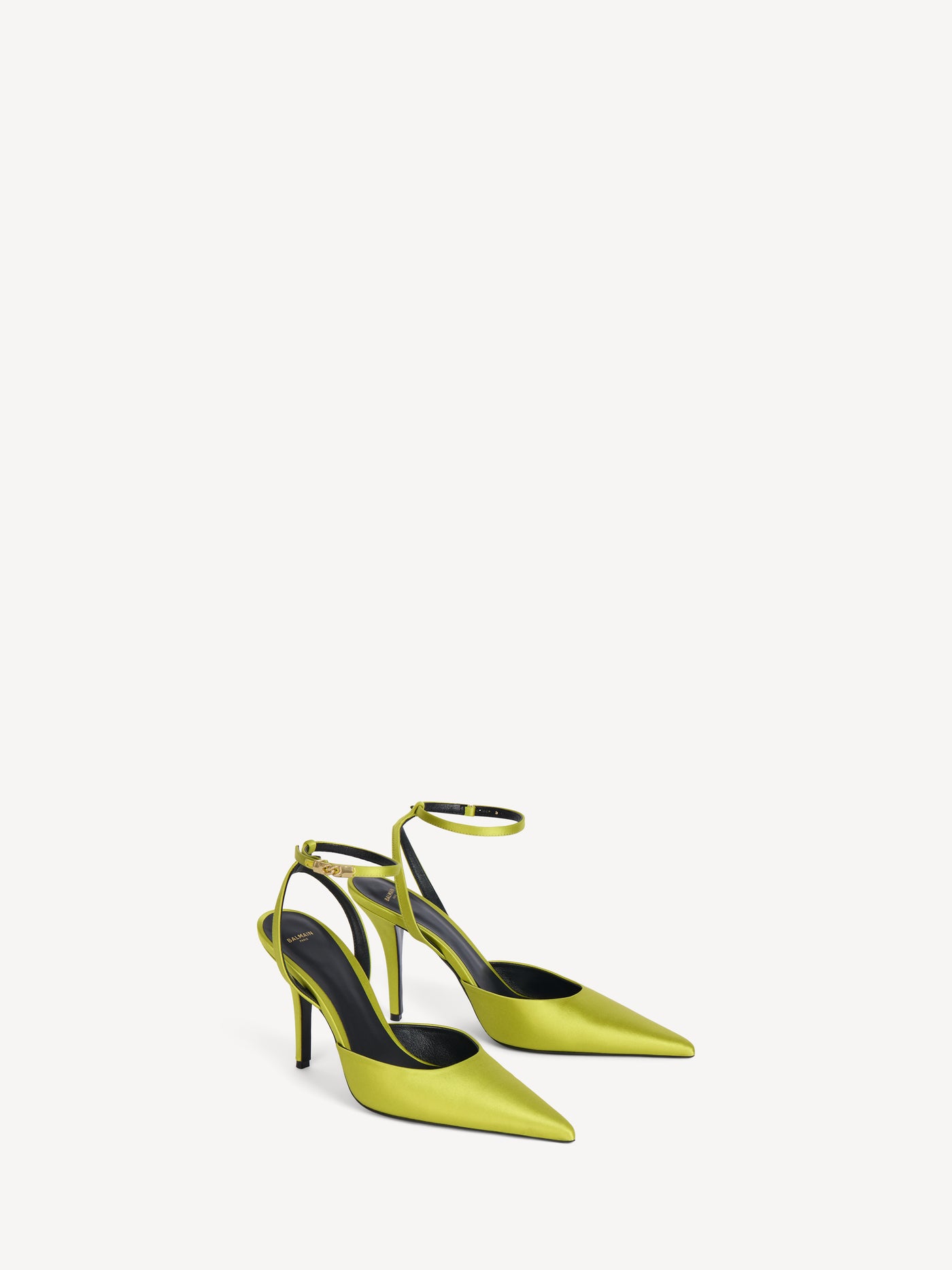 Zapatos de tacón con tiras de satén