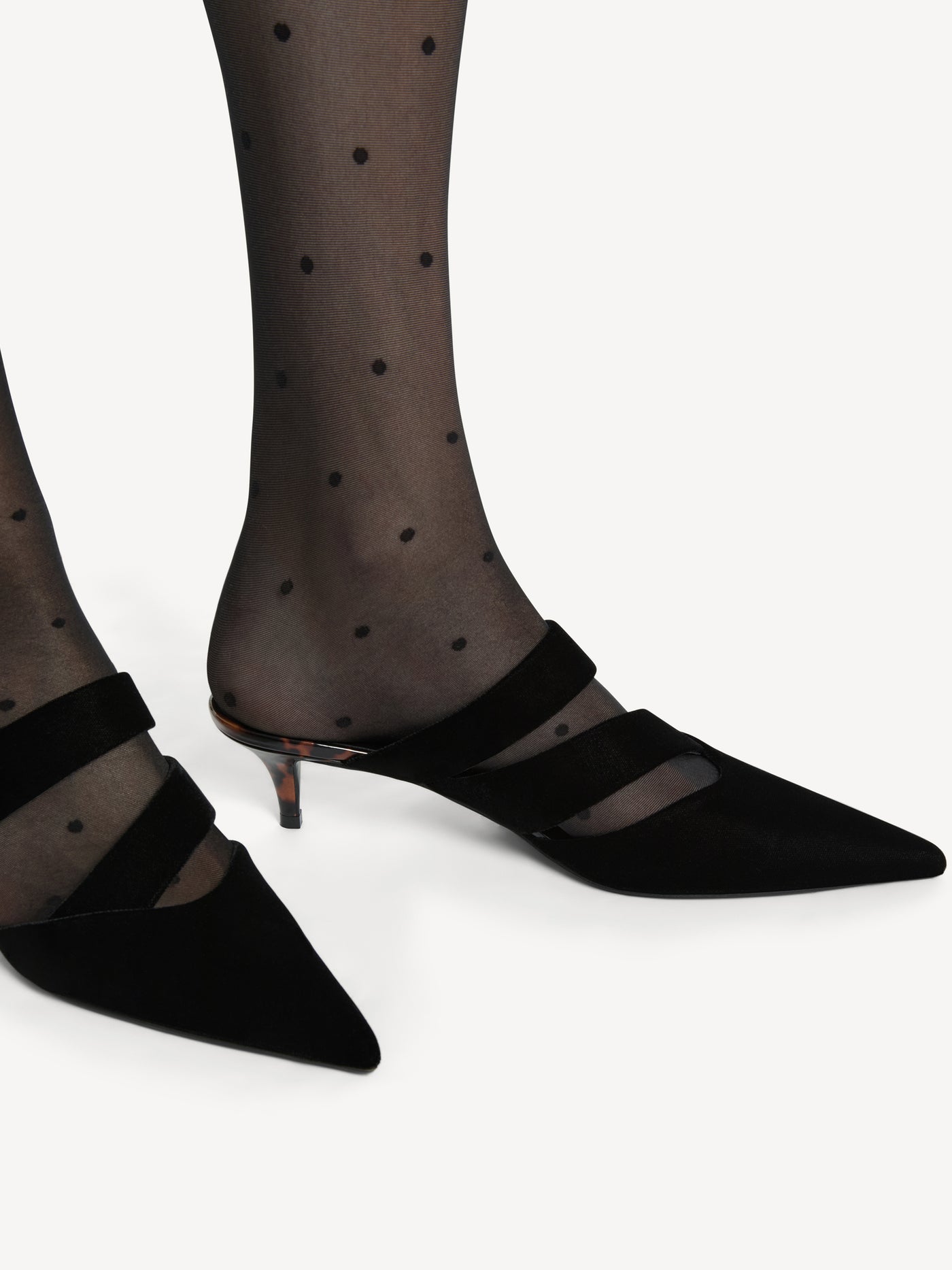 Mules de terciopelo y charol estampado