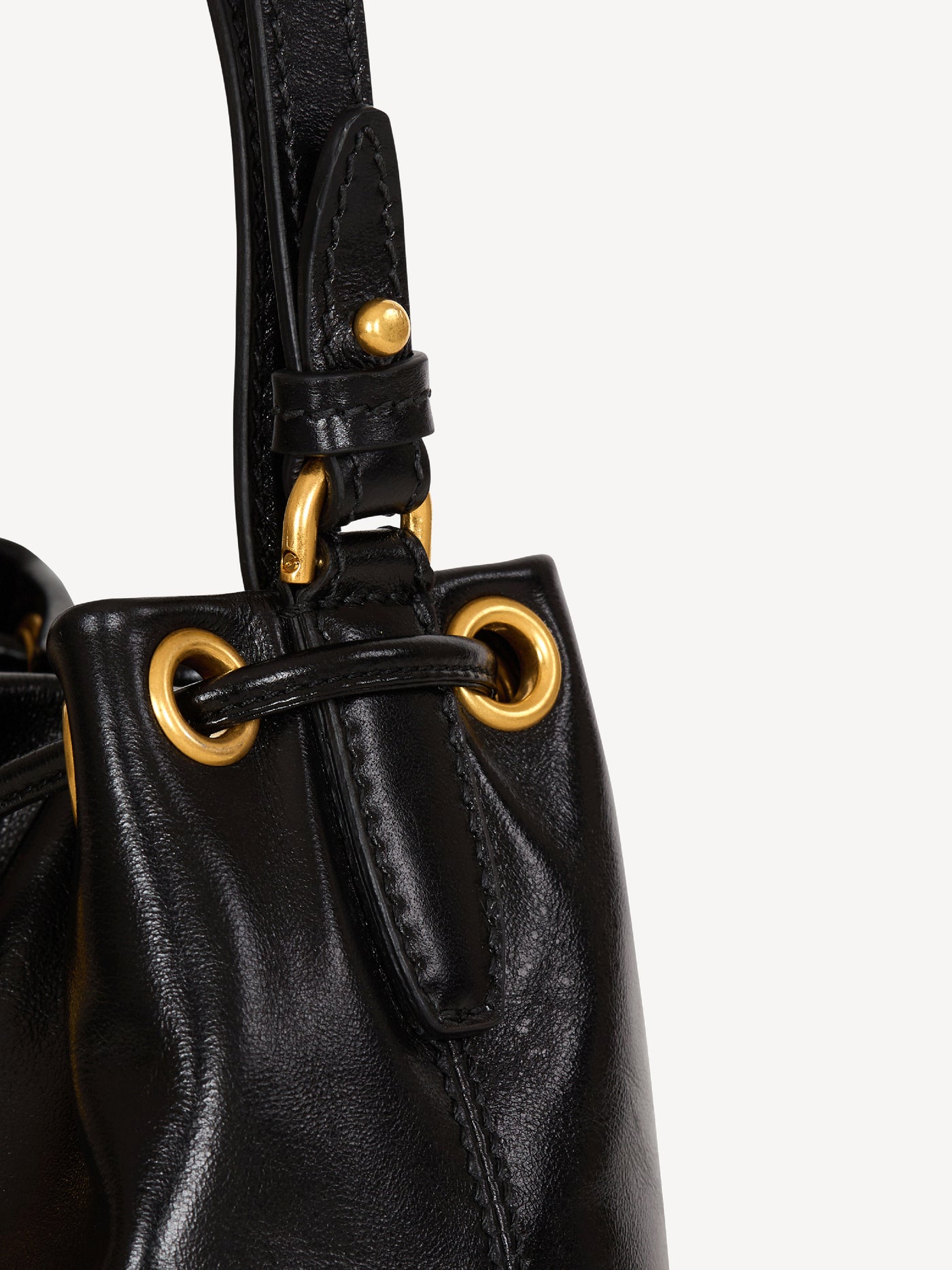 Mini Pulse Bucket Tasche aus Glattleder