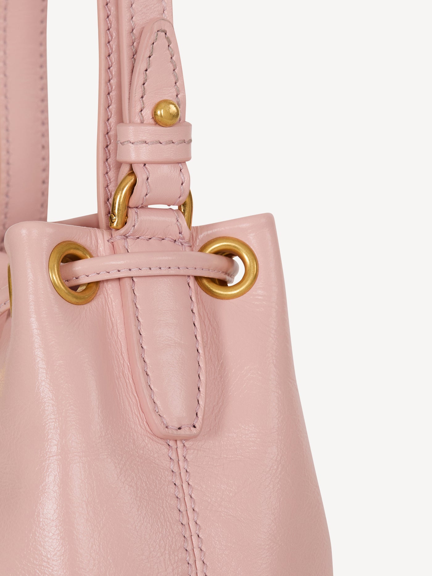 Sac Mini Pulse Bucket en cuir lisse