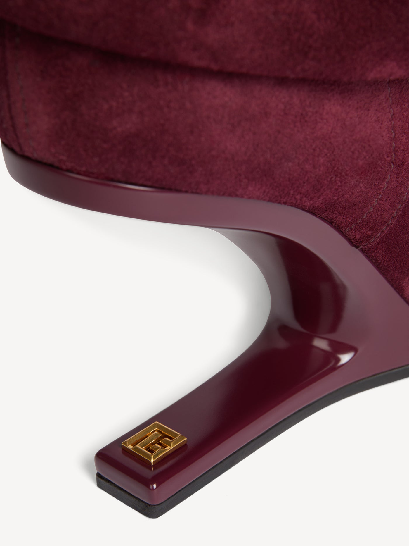 Cuissardes “No Wedge” con pompon in pelle scamosciata