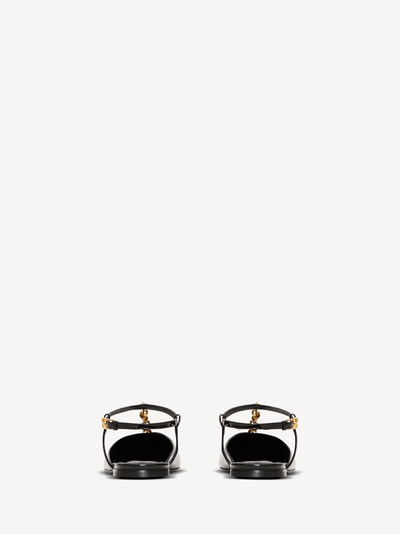 Sync chain sandals in patent leather