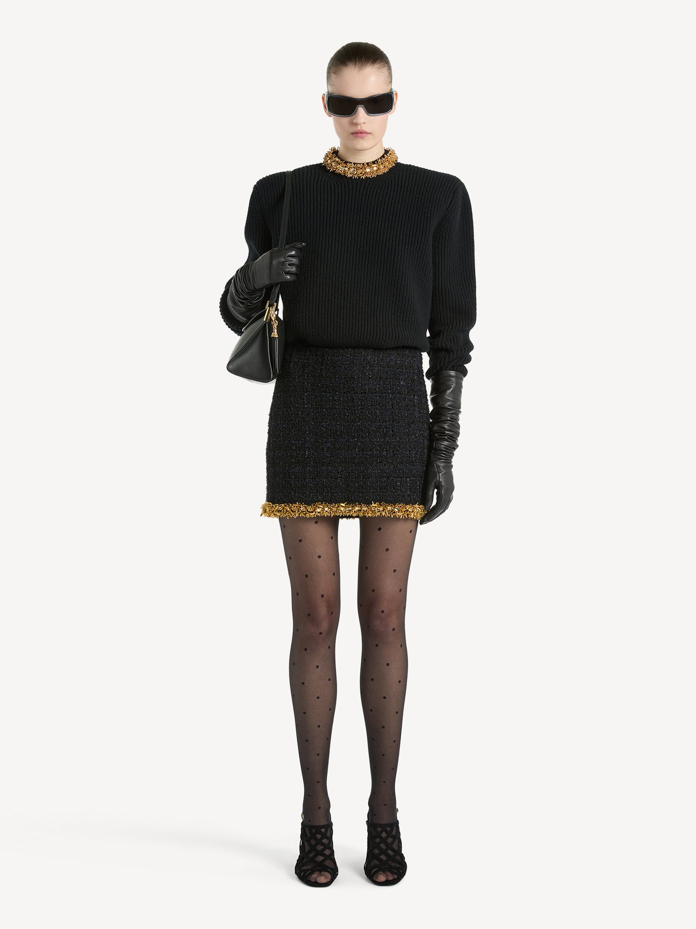 Falda corta de tweed con pasamanería bordada